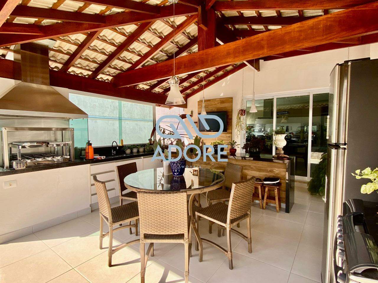 Casa de Condomínio à venda no Parque Village Castelo: 