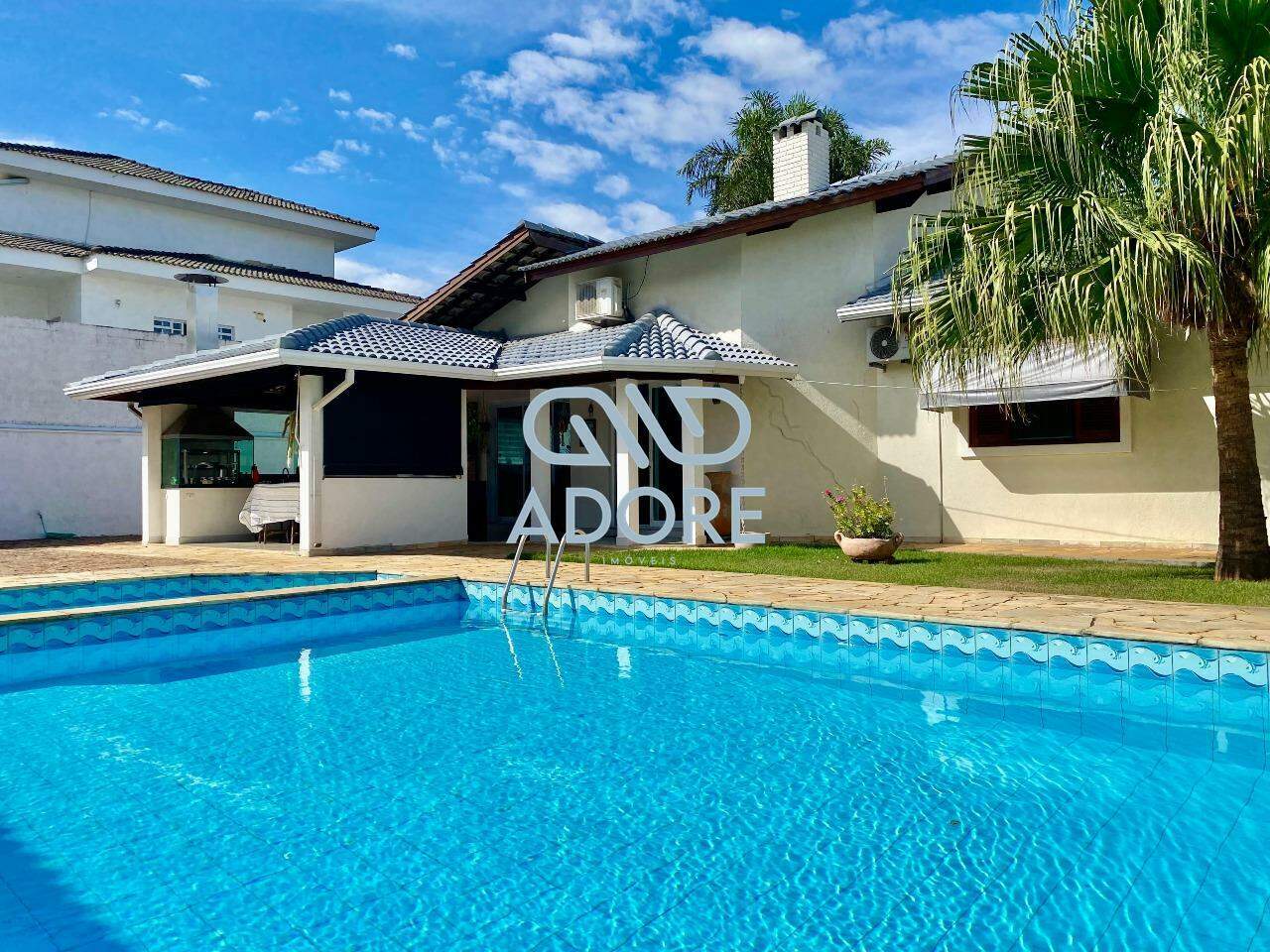 Casa de Condomínio à venda no Parque Village Castelo: 