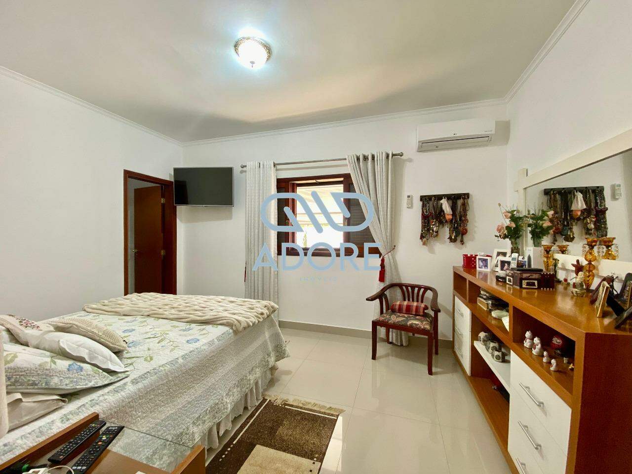Casa de Condomínio à venda no Parque Village Castelo: 