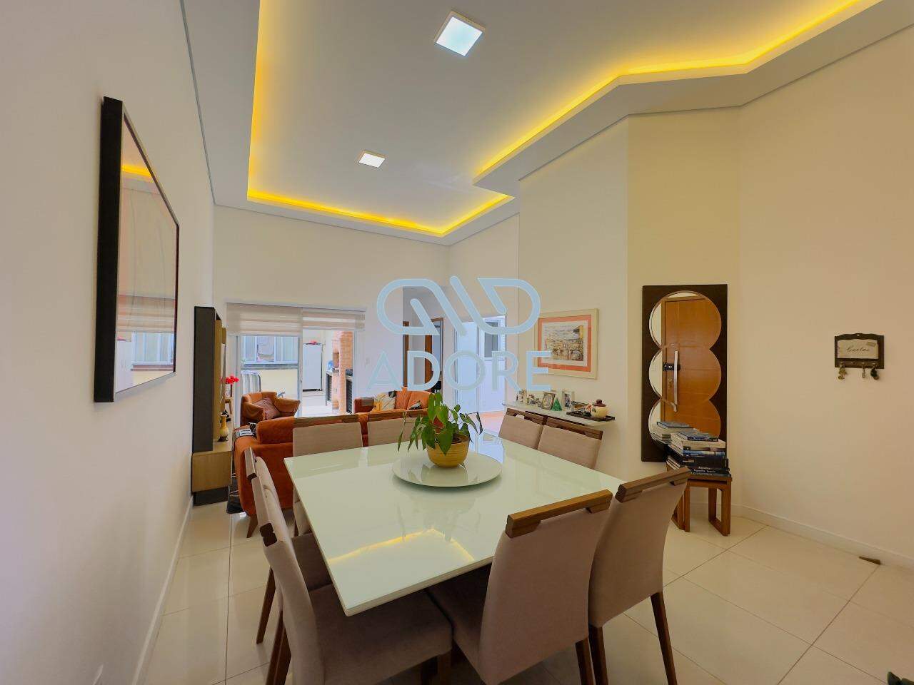 Casa de Condomínio à venda no Condomínio Village Moutonnée: 