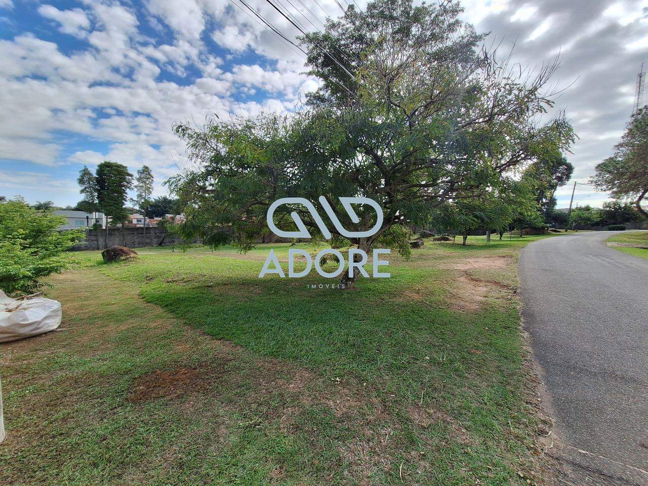 Terreno à venda no Condomínio Monte Belo: