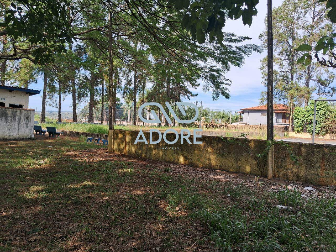 Área à venda no São Luiz: 
