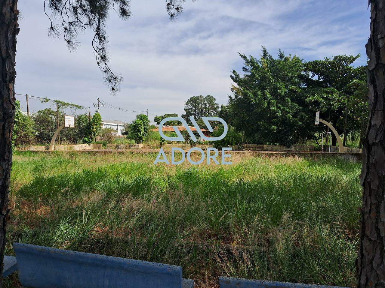 Área à venda no São Luiz: 