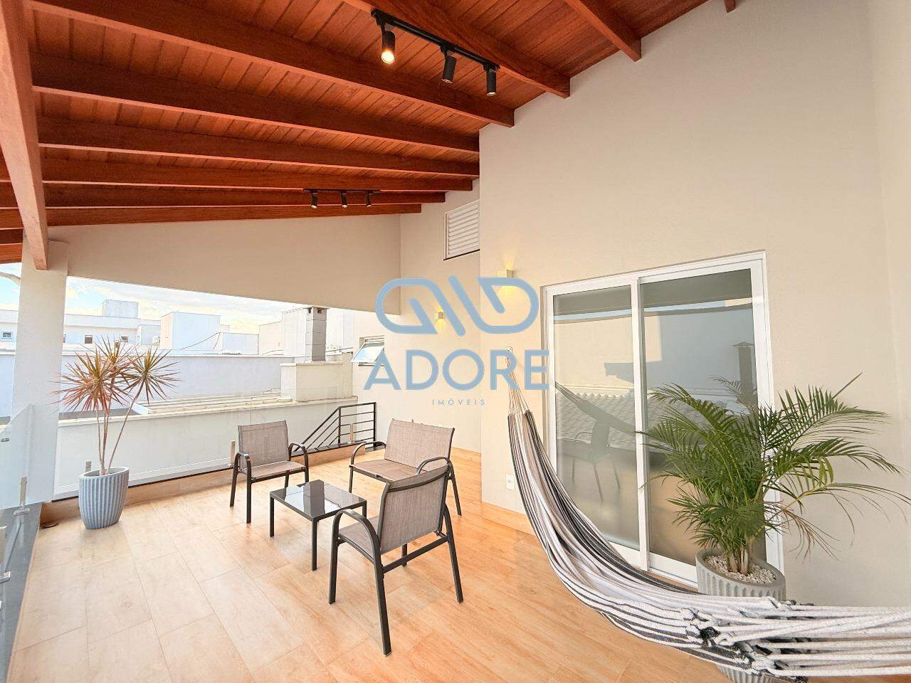 Casa de Condomínio à venda no Condomínio Village Moutonnée: 