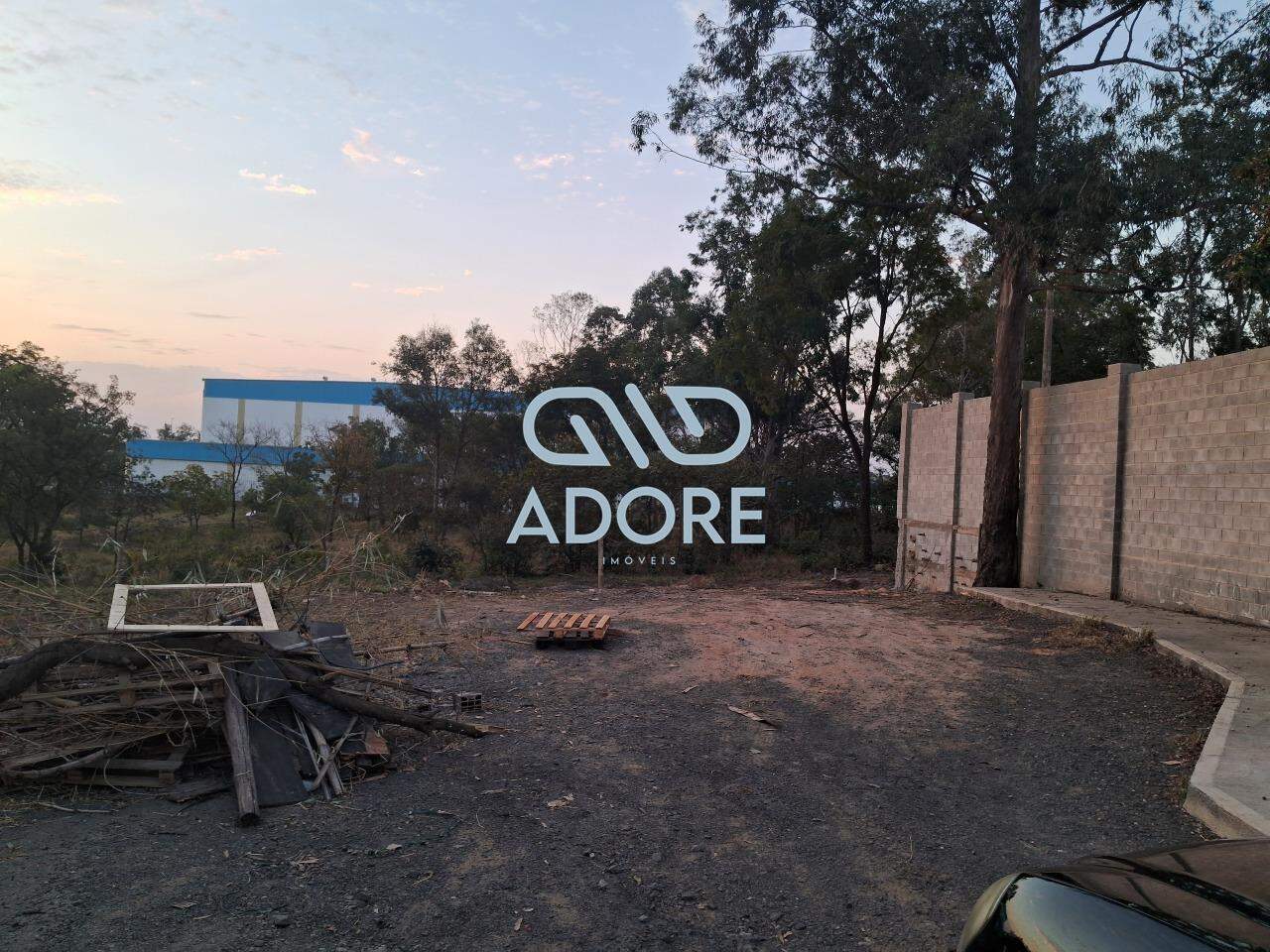 Área à venda no Distrito Industrial do Lageado: 