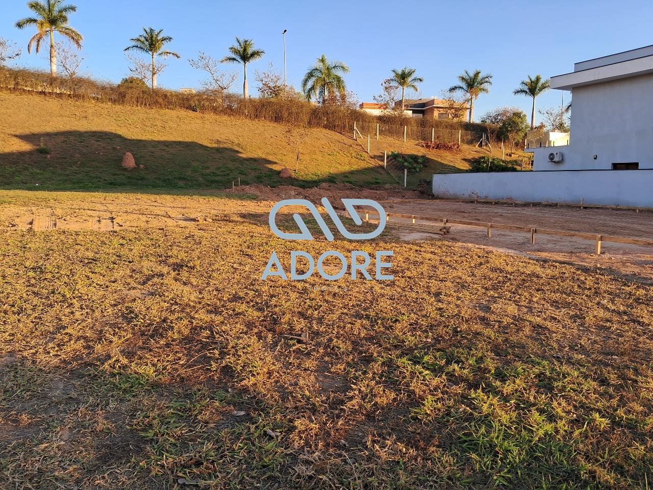 Terreno à venda no Condomínio Portal dos Bandeirantes: 