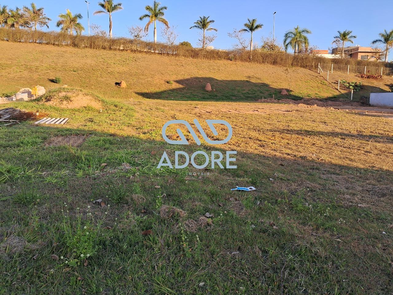 Terreno à venda no Condomínio Portal dos Bandeirantes: 
