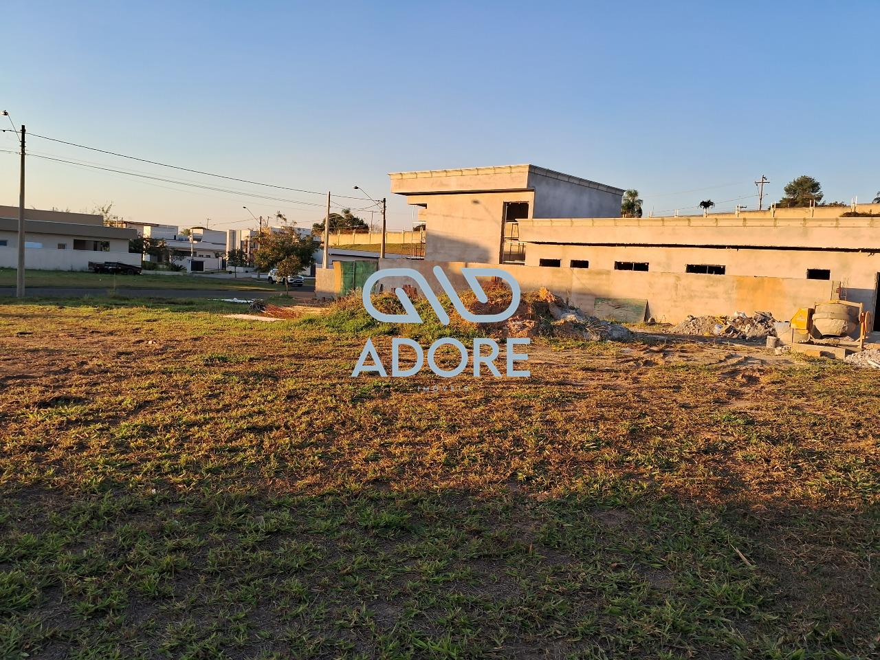 Terreno à venda no Condomínio Portal dos Bandeirantes: 