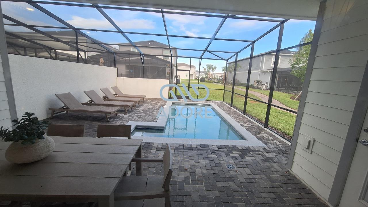 Casa de Condomínio à venda no Widsor Cay: 