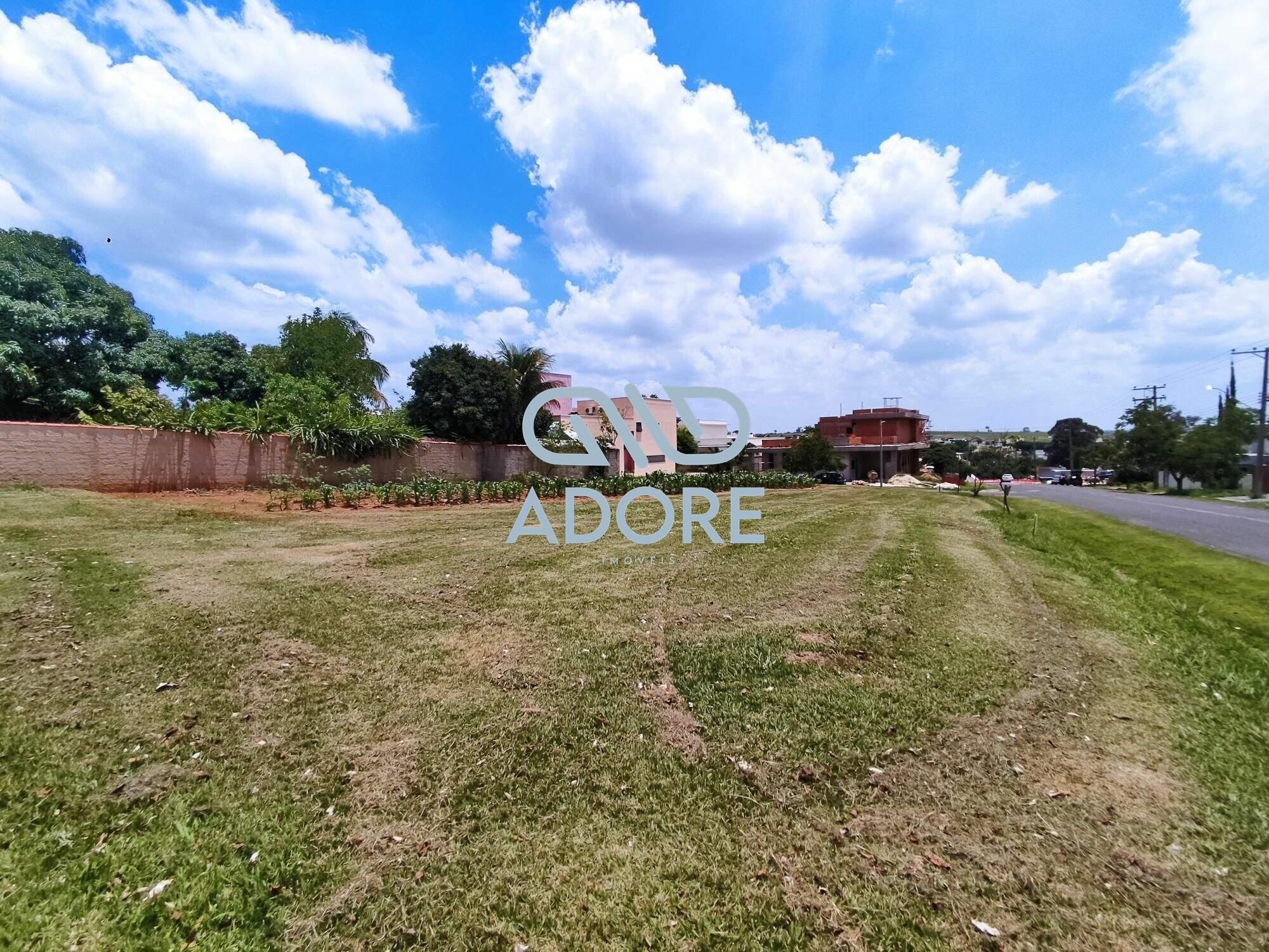 Terreno à venda no Condomínio Palmeiras Imperiais: 