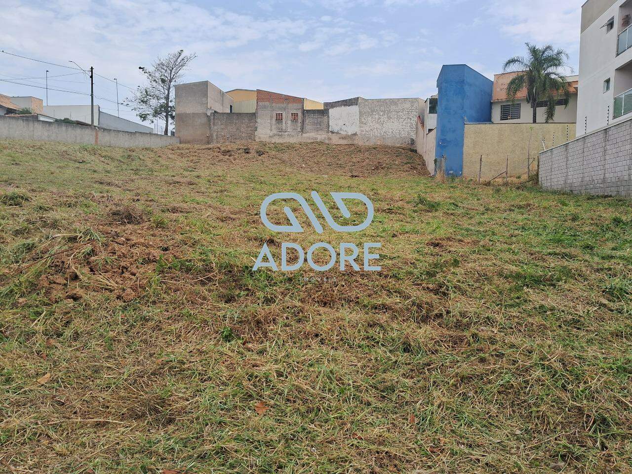 Área à venda no Vila Roma: 