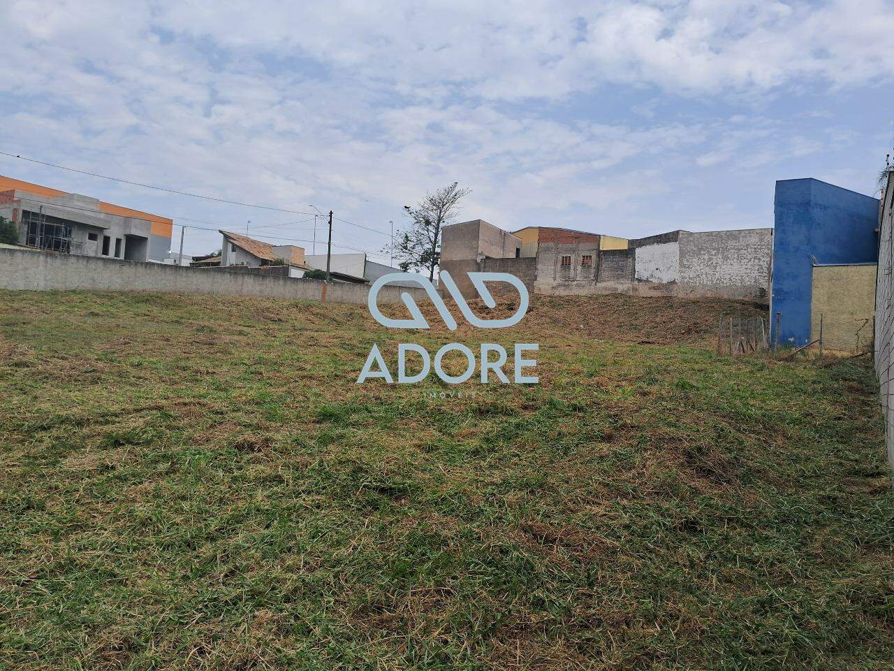 Área à venda no Vila Roma: 
