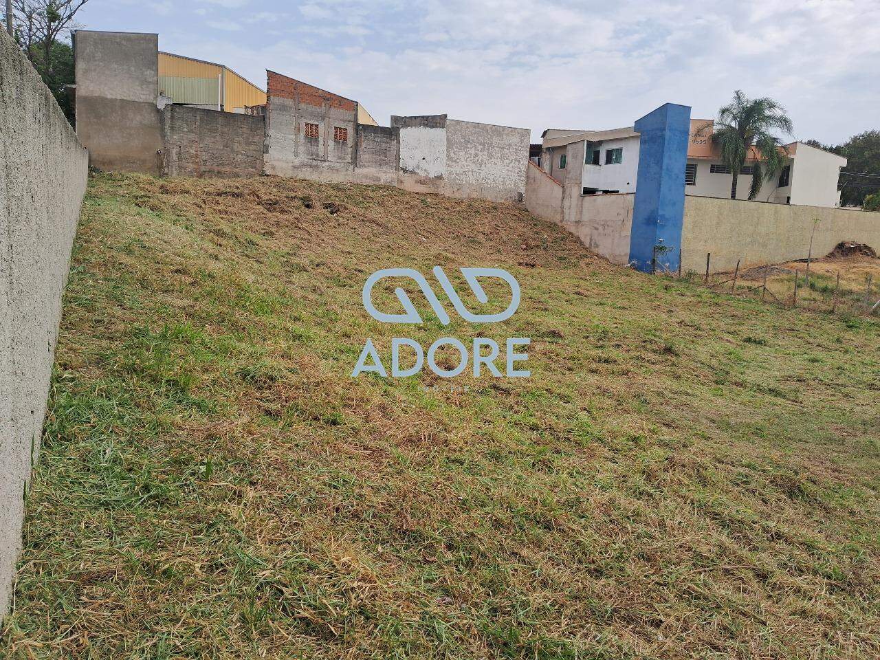 Área à venda no Vila Roma: 