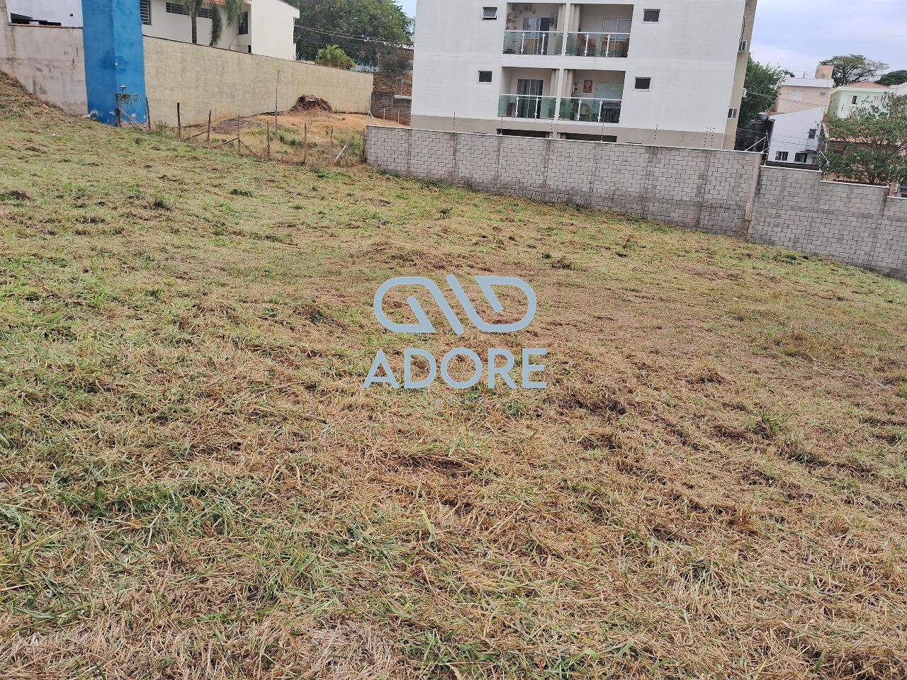 Área à venda no Vila Roma: 