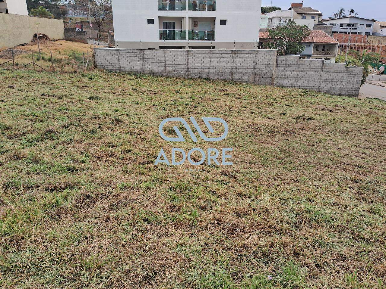 Área à venda no Vila Roma: 