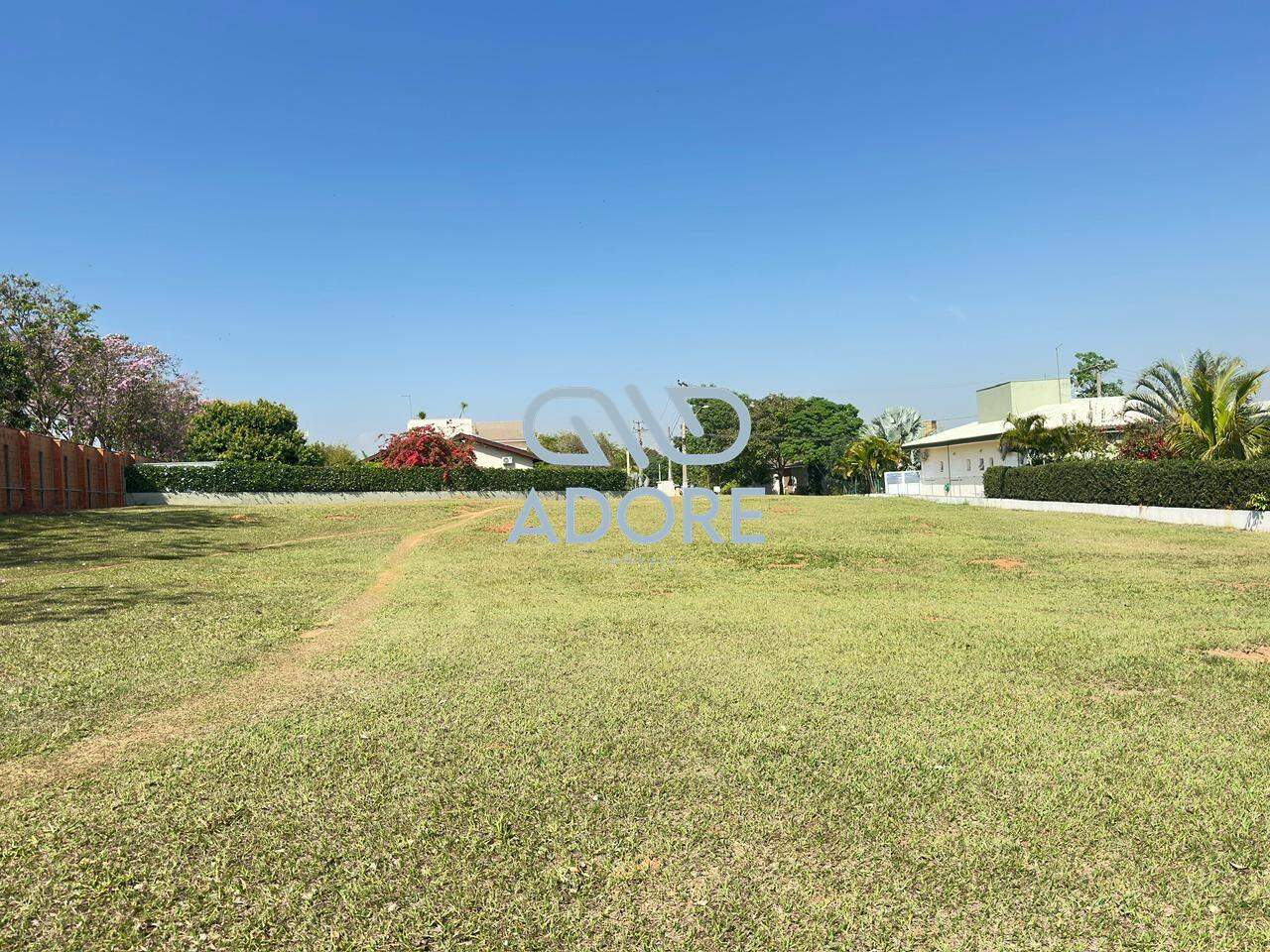 Terreno à venda no Condomínio Terras de Mont Serrat: 