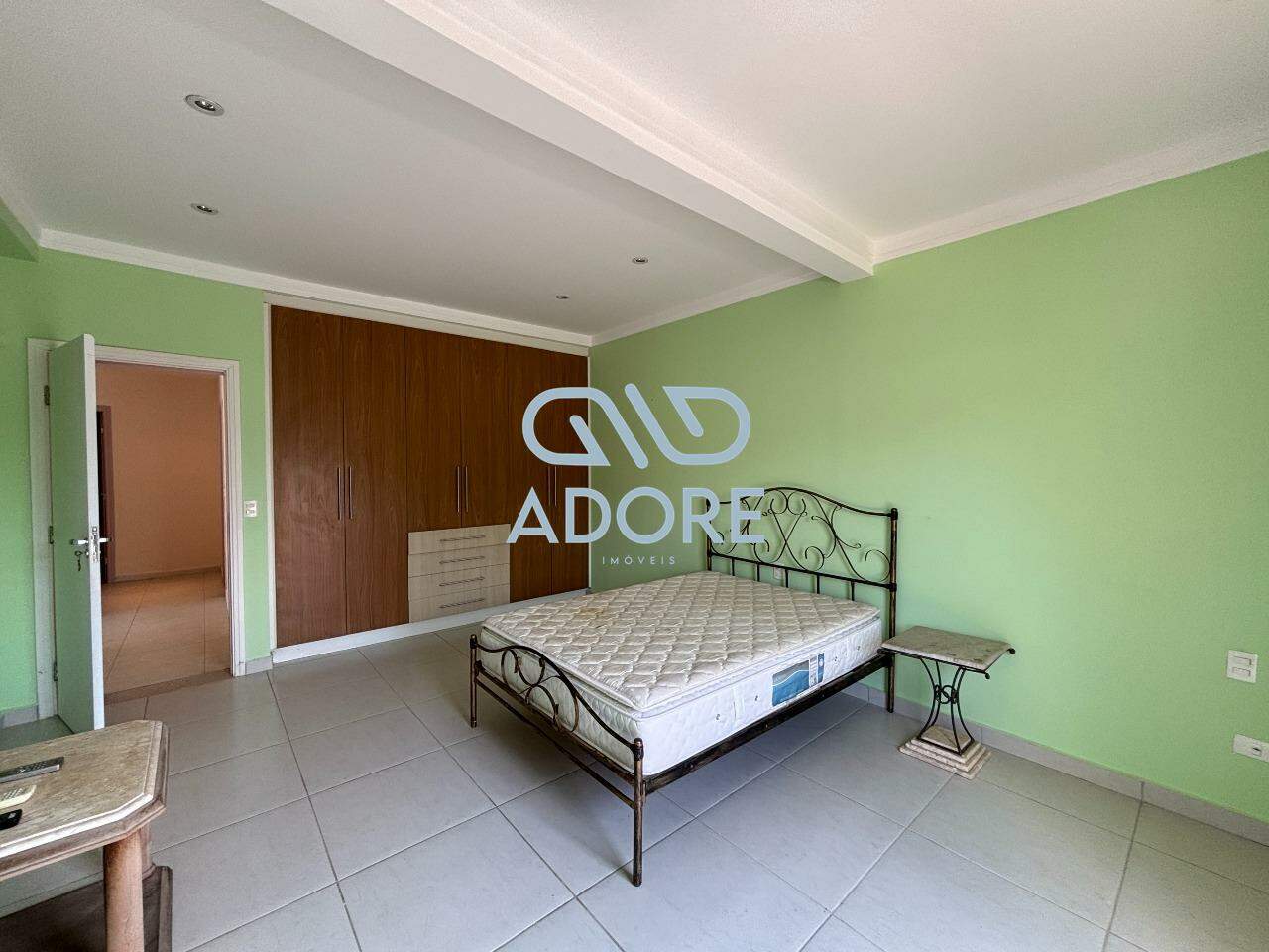 Casa de Condomínio para aluguel no Condomínio Parque do Varvito : 