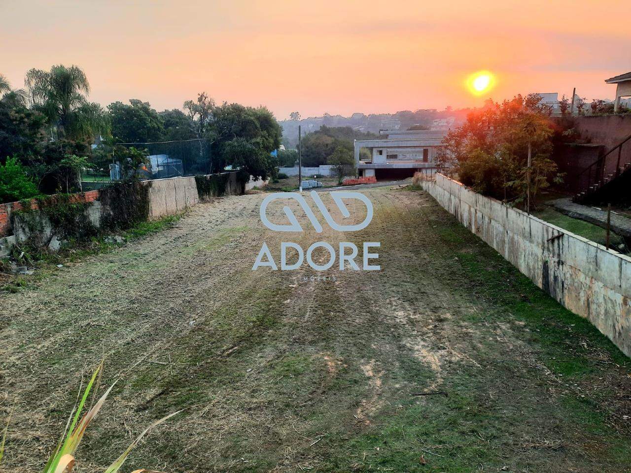 Terreno à venda no Parque Village Castelo: 