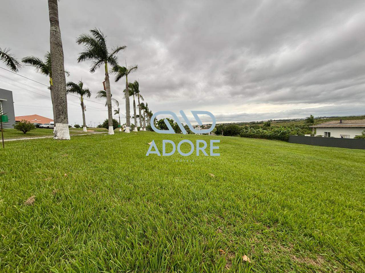 Terreno à venda no Condomínio Palmeiras Imperiais: 