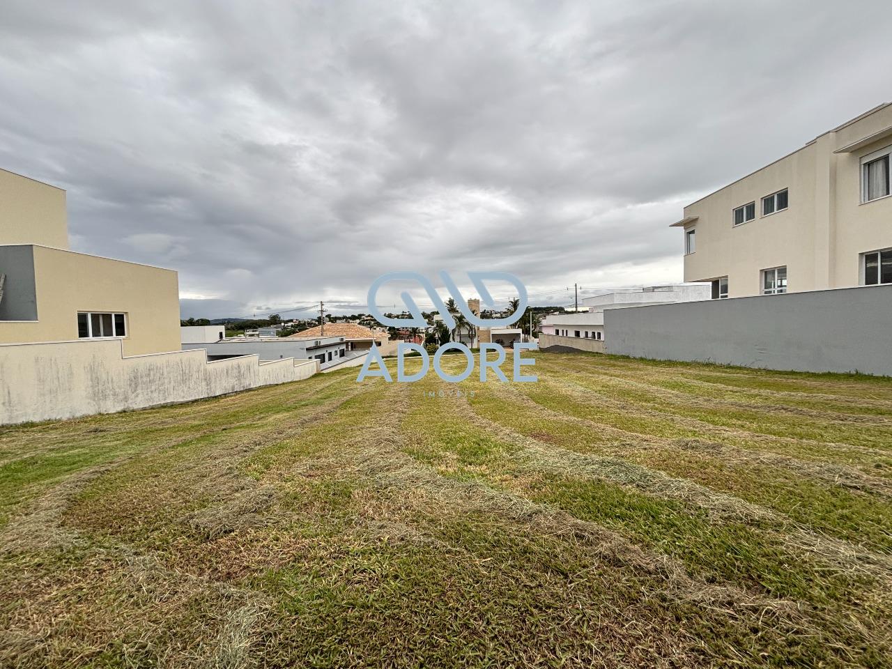 Terreno à venda no Condomínio Palmeiras Imperiais: 