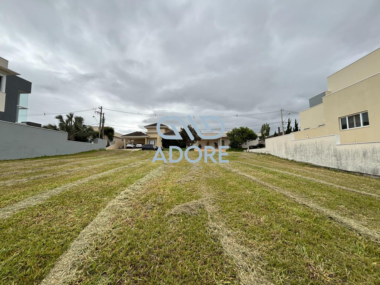 Terreno à venda no Condomínio Palmeiras Imperiais: 