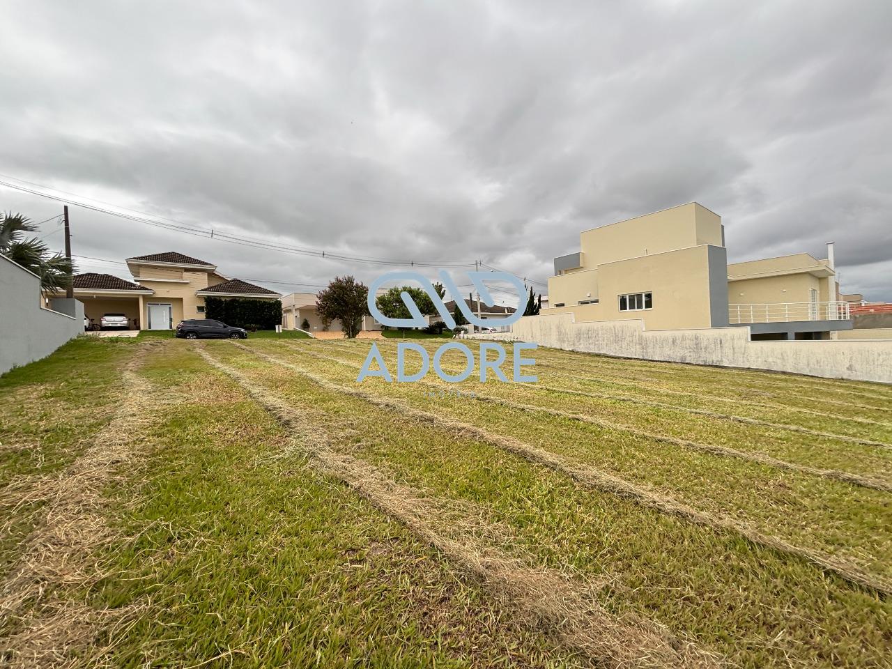 Terreno à venda no Condomínio Palmeiras Imperiais: 