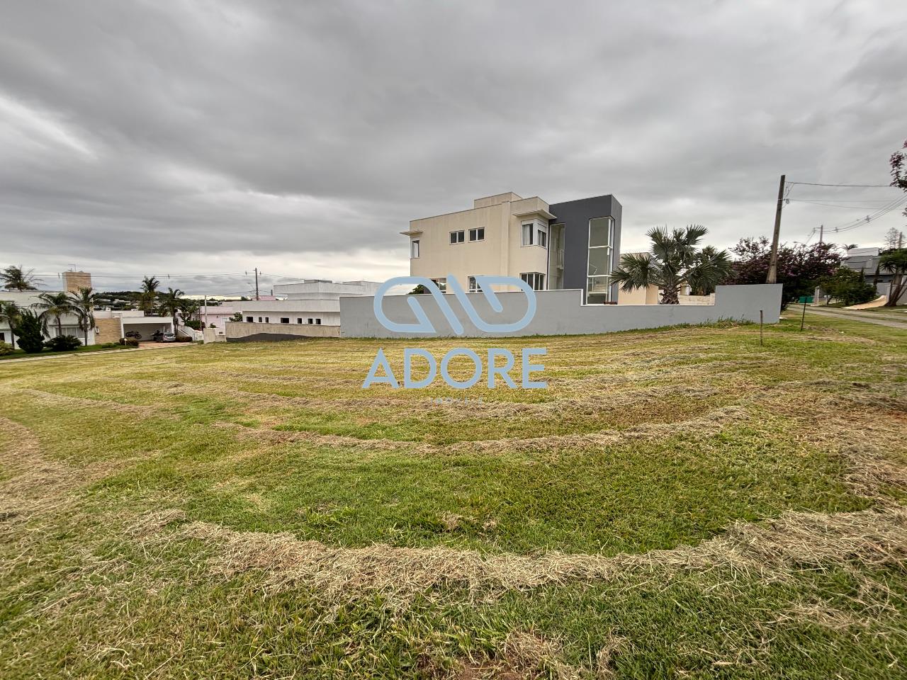 Terreno à venda no Condomínio Palmeiras Imperiais: 