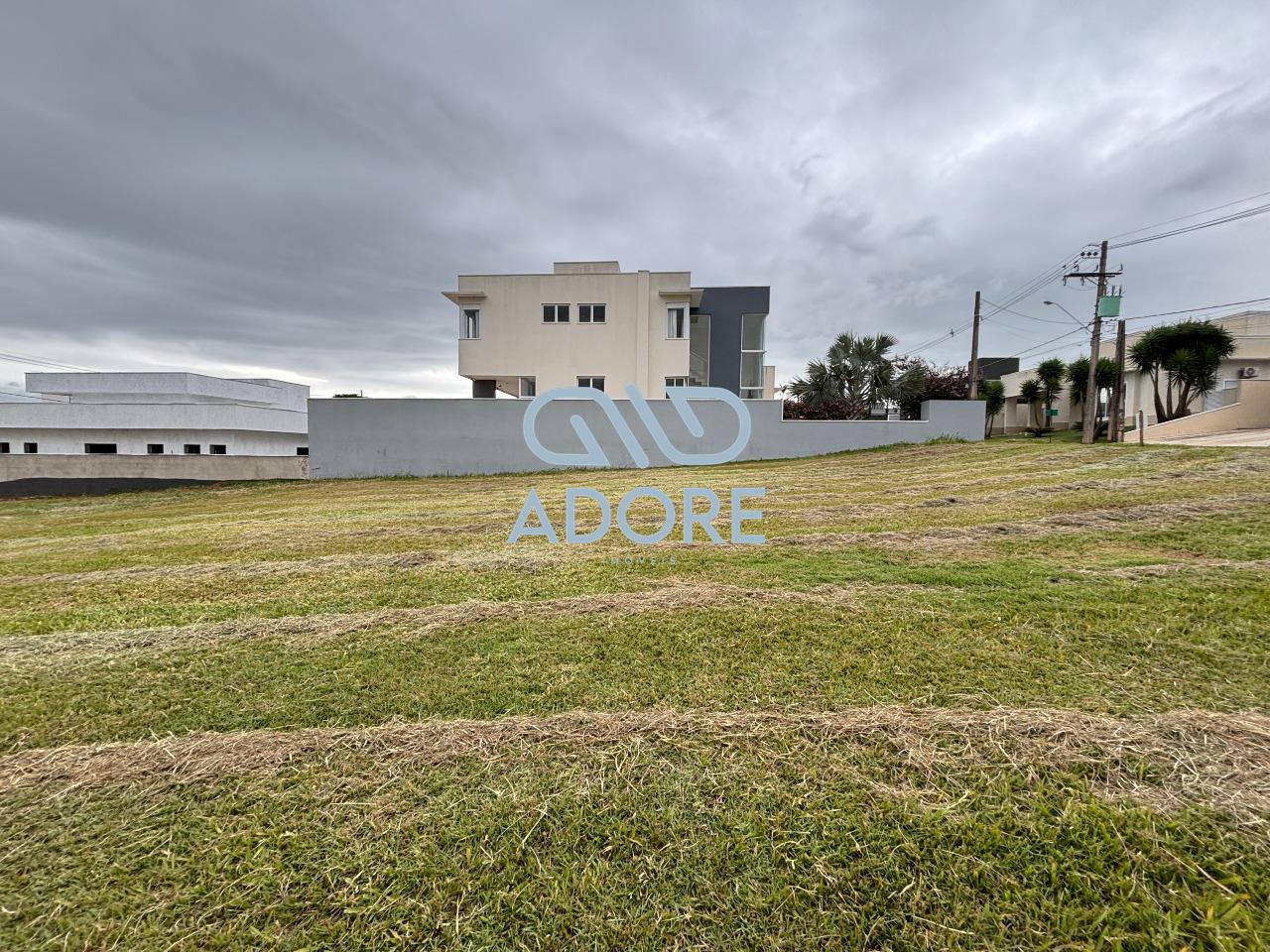 Terreno à venda no Condomínio Palmeiras Imperiais: 