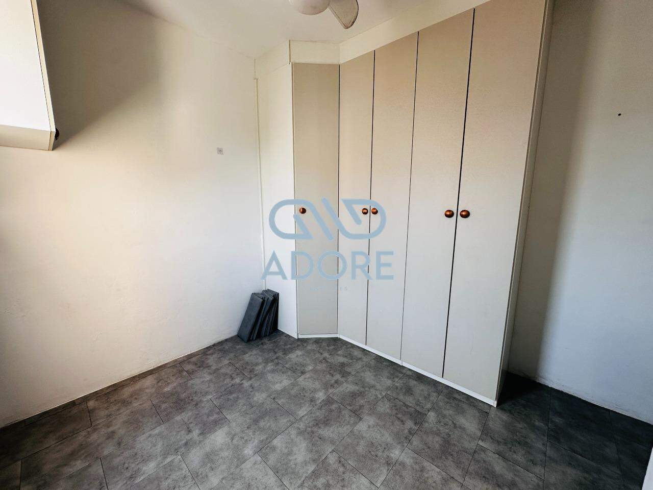 Apartamento à venda no Edifício Jardim dos Taperás: