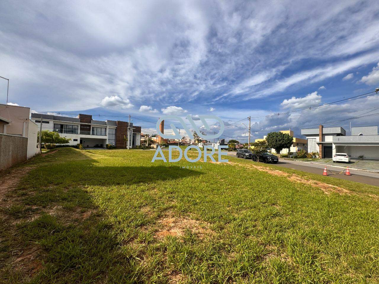 Terreno à venda no Condomínio Mirante dos Ipês: 