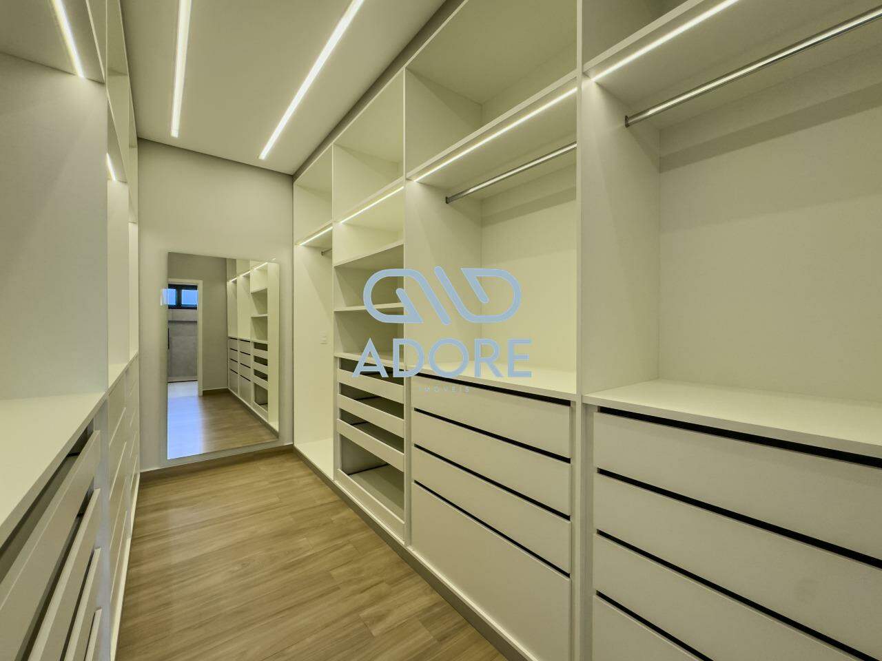 Casa de Condomínio à venda no Condomínio Helvétia Park II: 