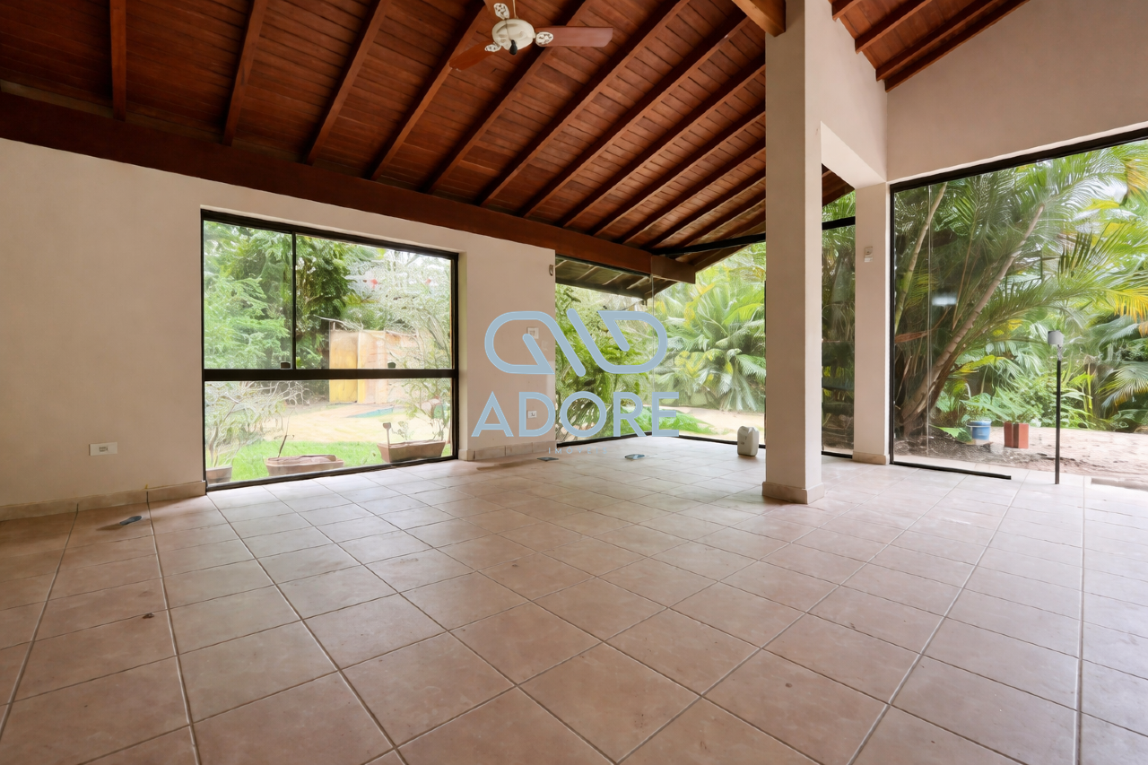 Casa de Condomínio para aluguel no Condomínio Chácara Flora : 