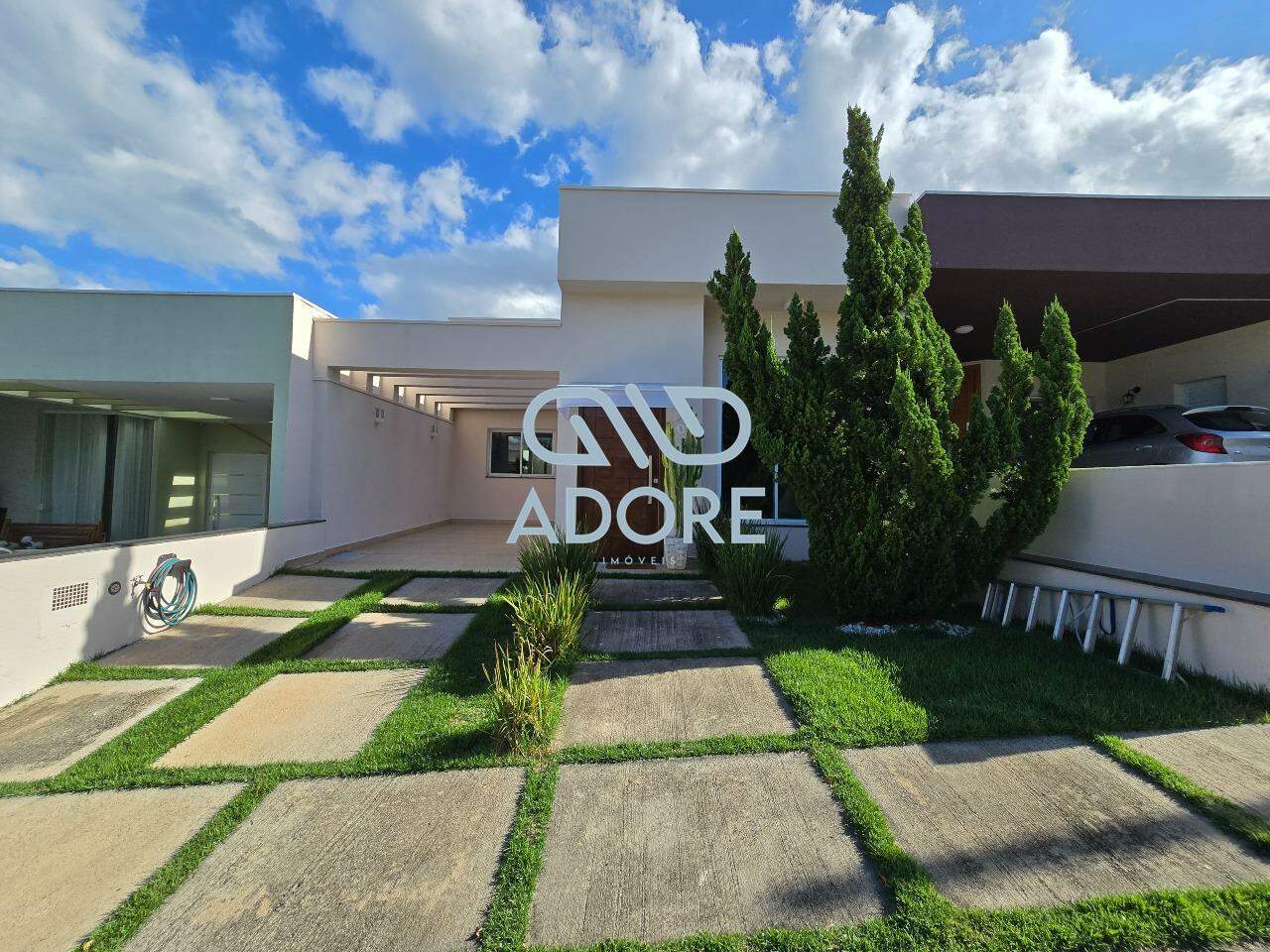 Casa de Condomínio à venda no Condomínio Village Moutonnée: 
