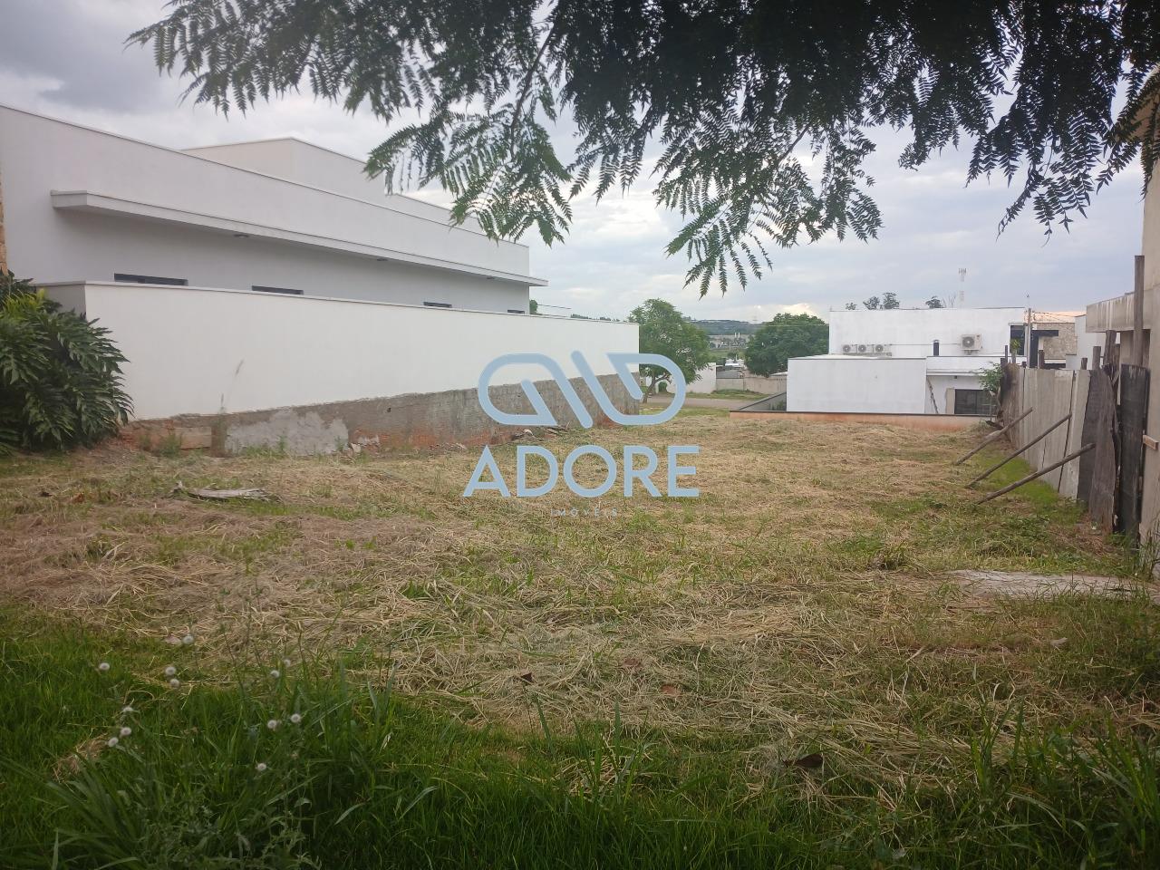 Terreno à venda no Condomínio Una: 