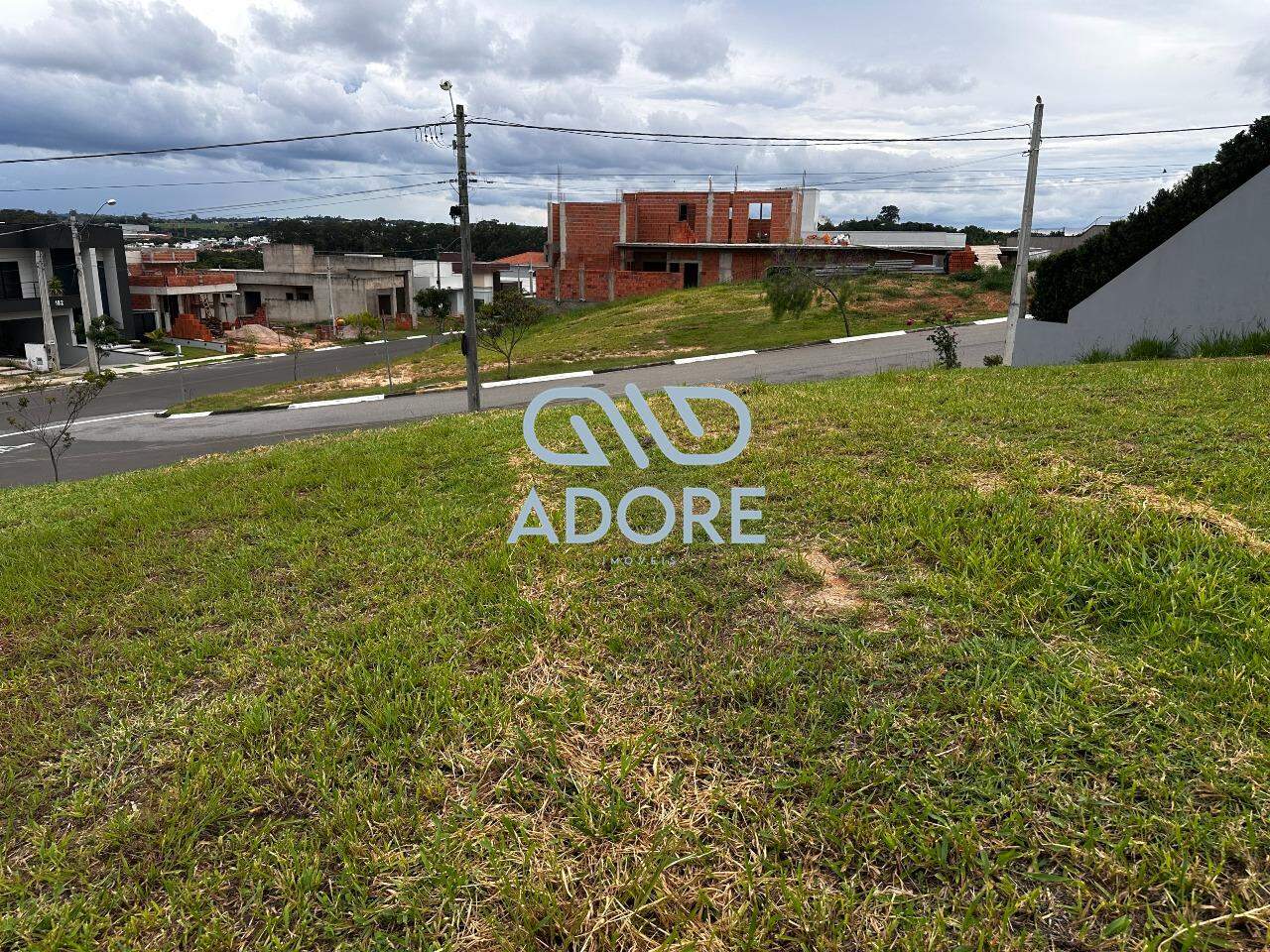 Terreno à venda no Condomínio Mirante dos Ipês: 