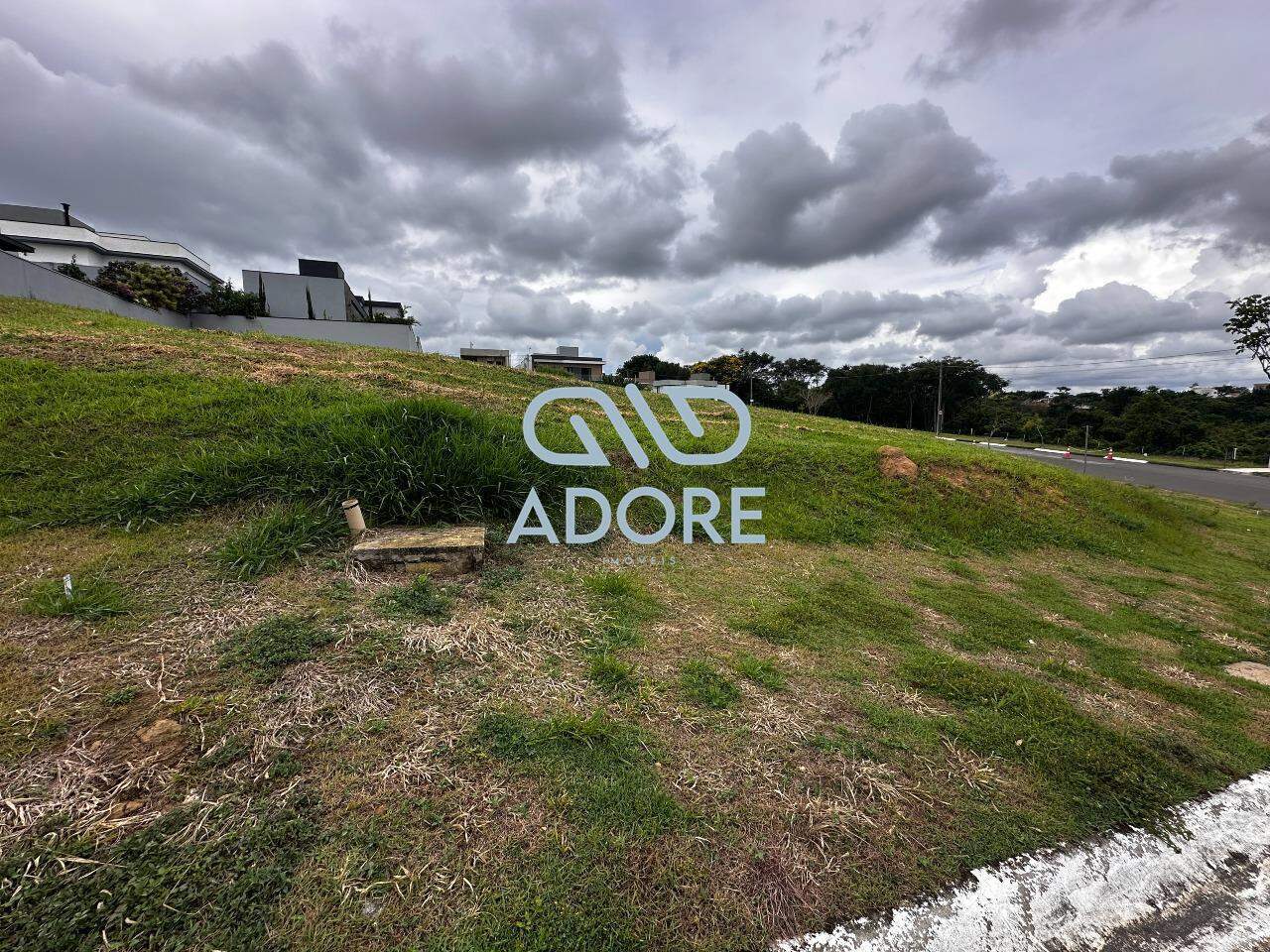Terreno à venda no Condomínio Mirante dos Ipês: 