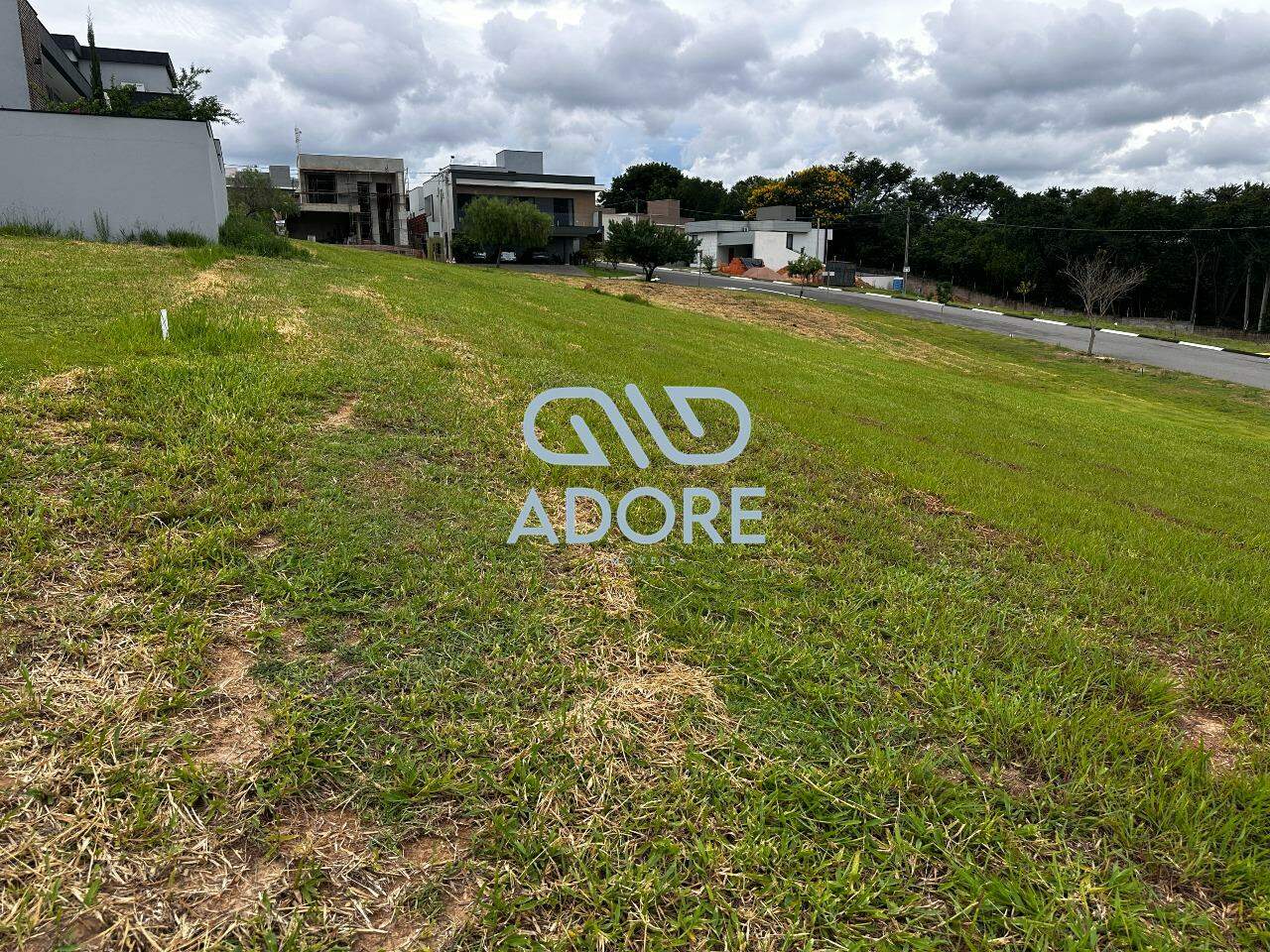 Terreno à venda no Condomínio Mirante dos Ipês: 