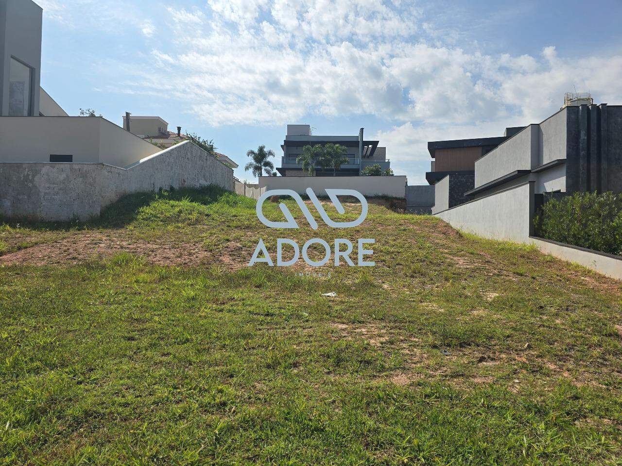 Terreno à venda no Condomínio Portal dos Bandeirantes: 