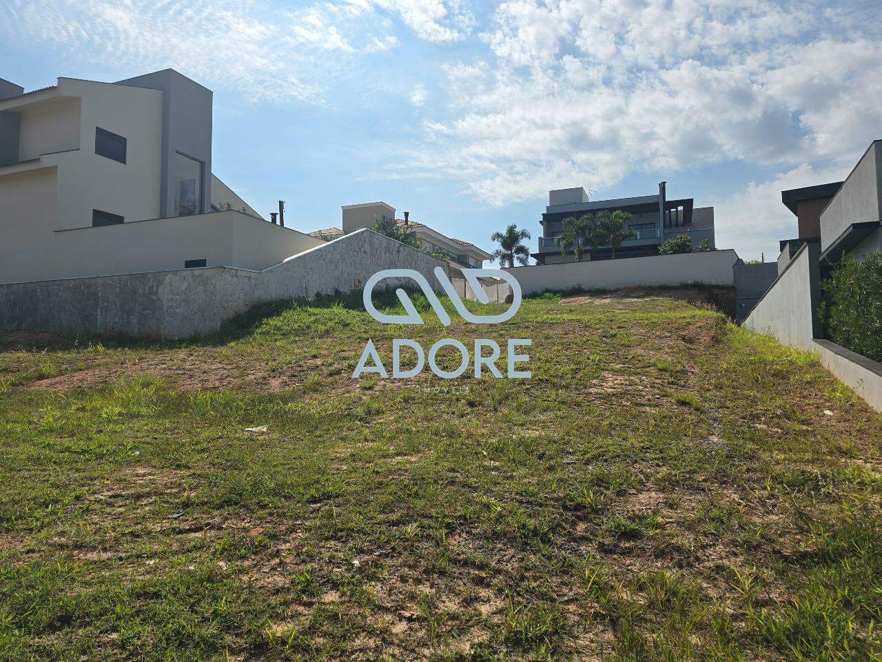 Terreno à venda no Condomínio Portal dos Bandeirantes:
