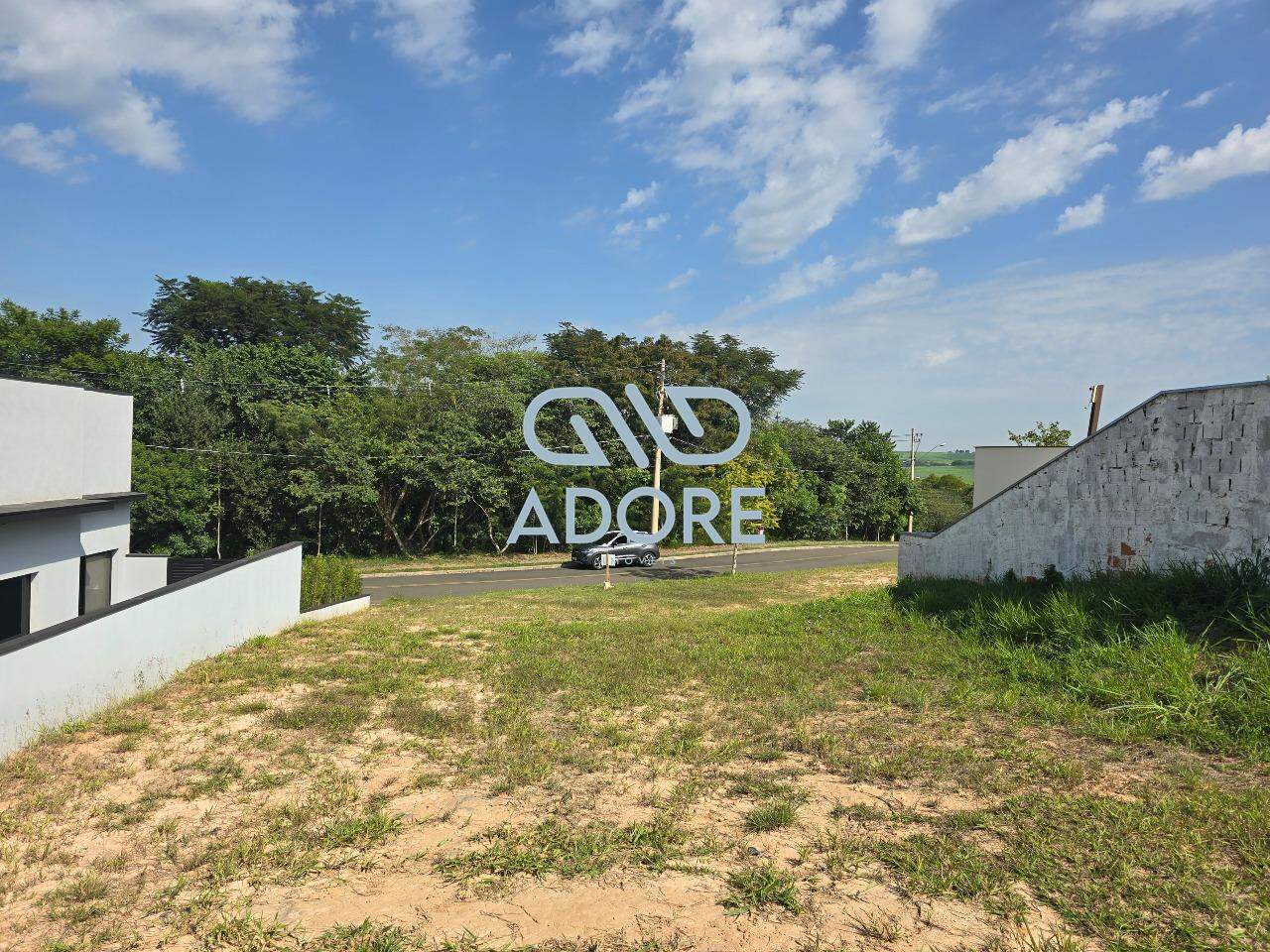 Terreno à venda no Condomínio Portal dos Bandeirantes: