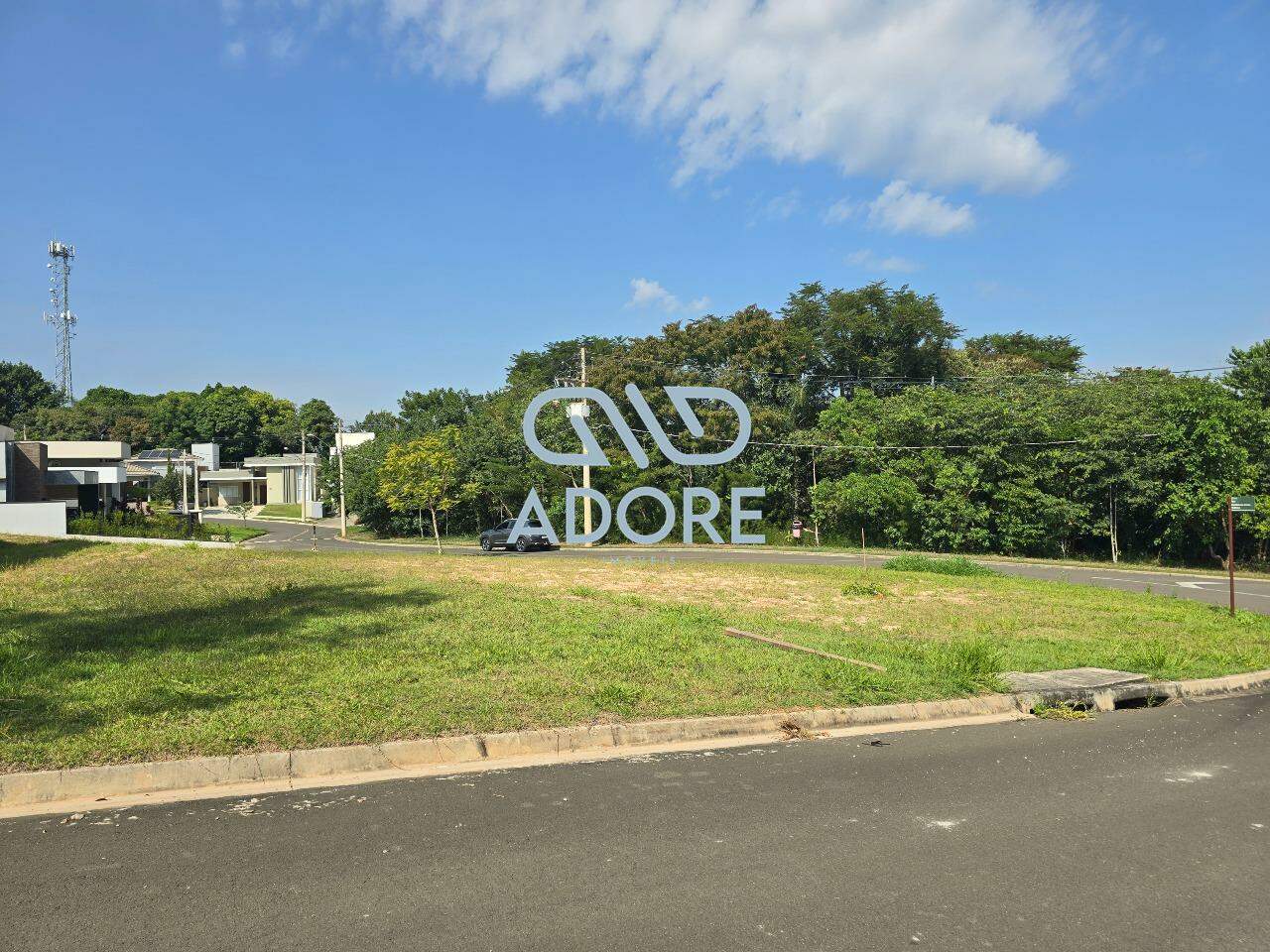 Terreno à venda no Condomínio Portal dos Bandeirantes: 