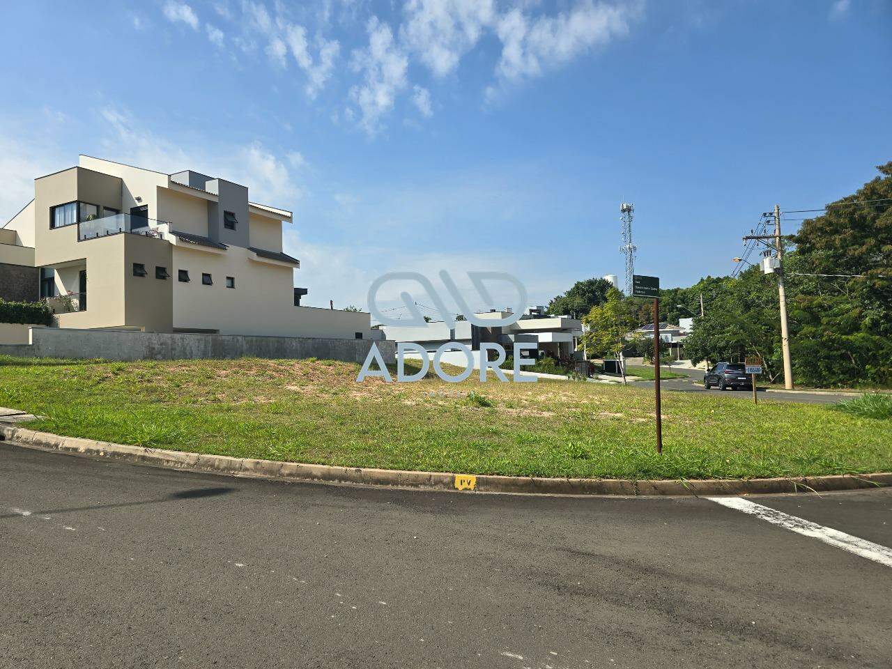 Terreno à venda no Condomínio Portal dos Bandeirantes: 