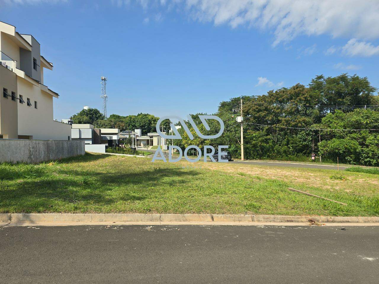 Terreno à venda no Condomínio Portal dos Bandeirantes: 