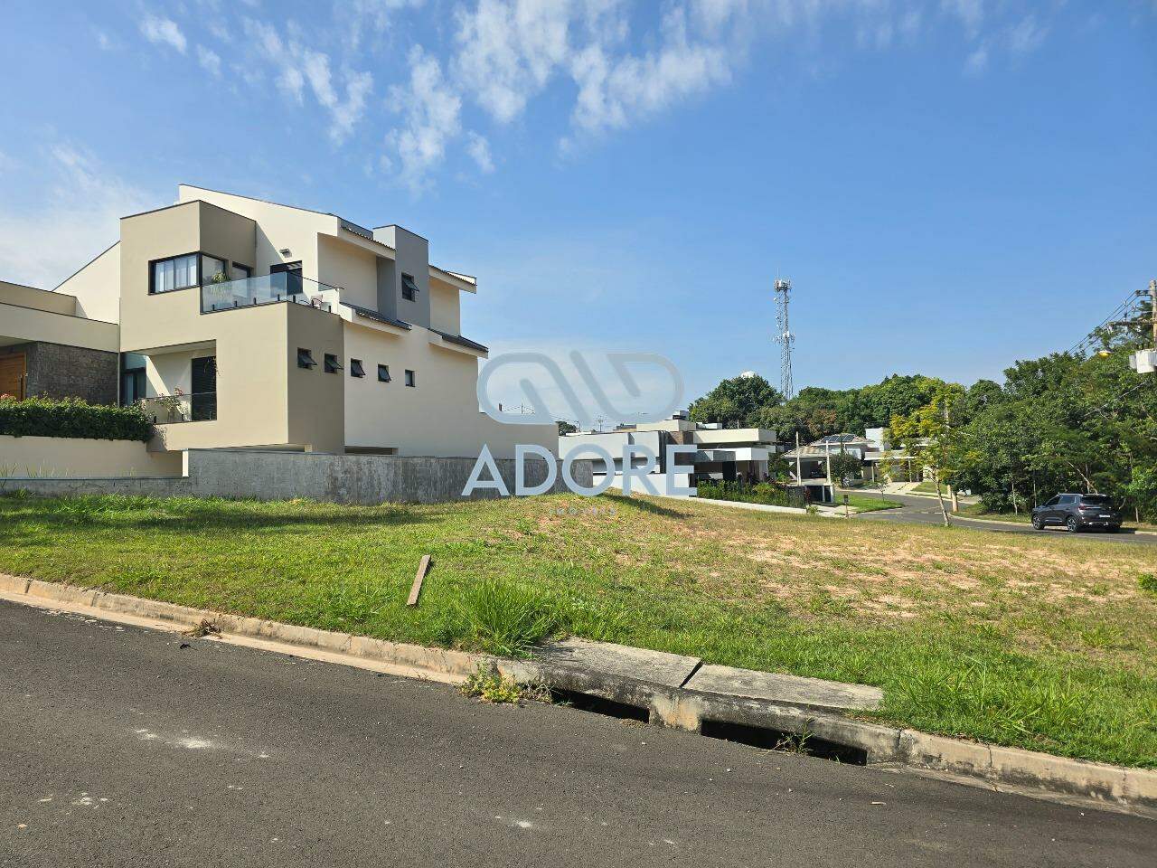 Terreno à venda no Condomínio Portal dos Bandeirantes: 