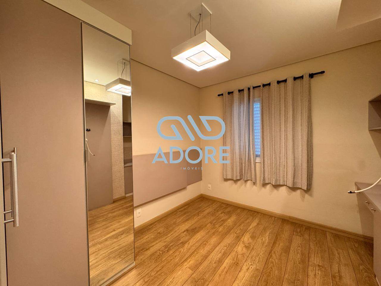 Apartamento à venda no Edifício Jardim dos Taperás: 
