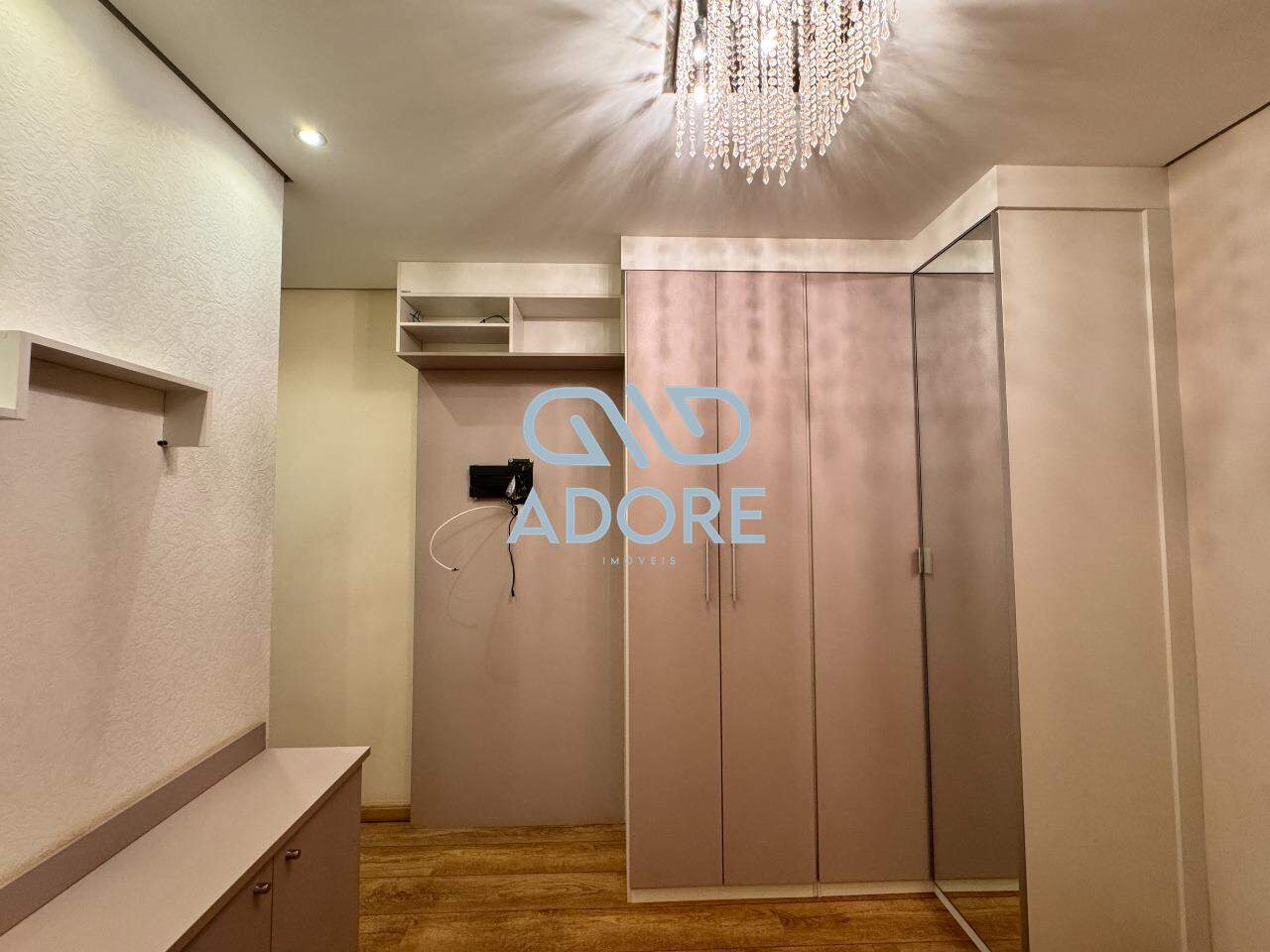 Apartamento à venda no Edifício Jardim dos Taperás: 
