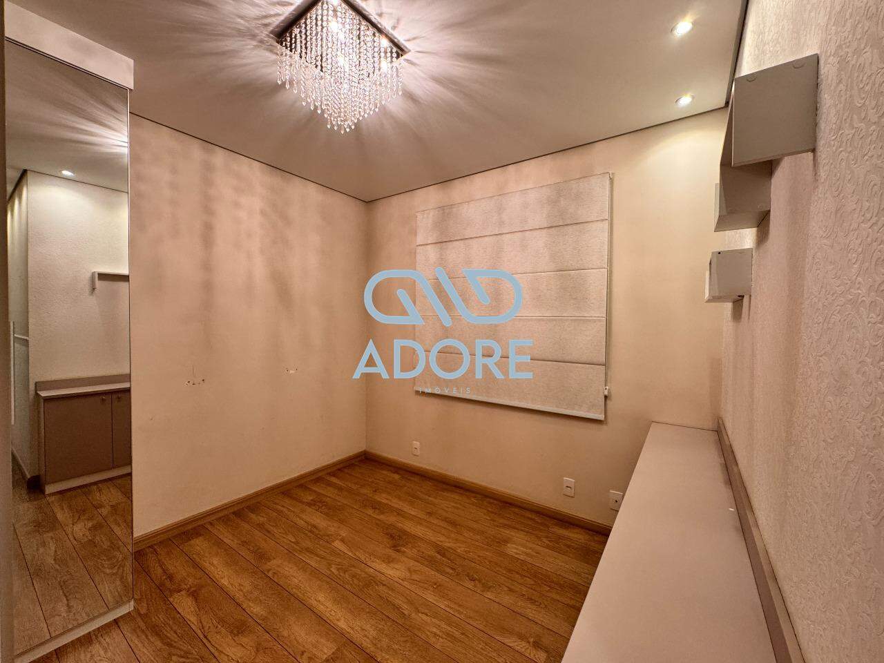 Apartamento à venda no Edifício Jardim dos Taperás: 