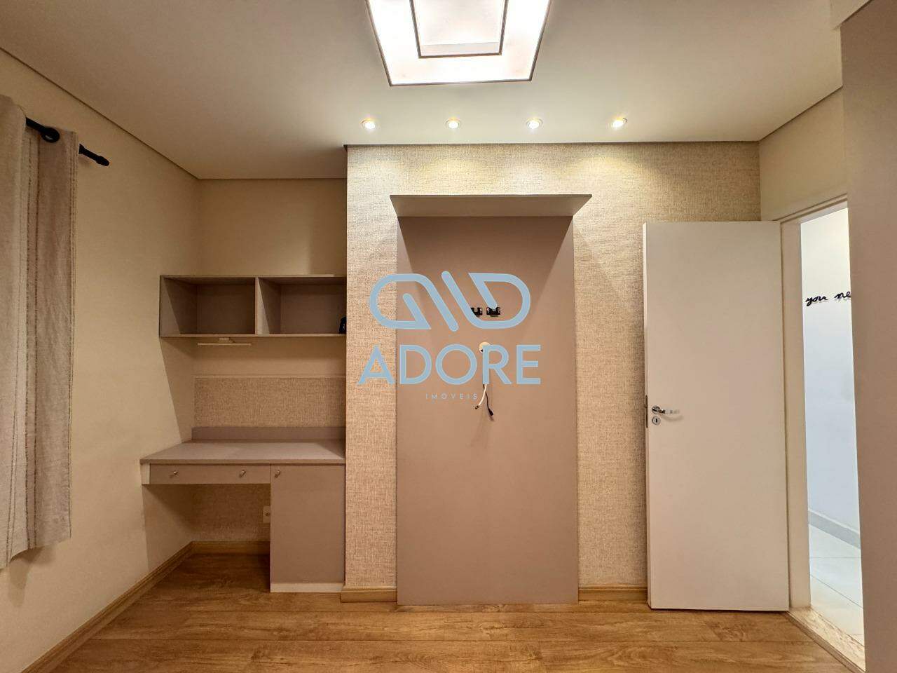 Apartamento à venda no Edifício Jardim dos Taperás: 