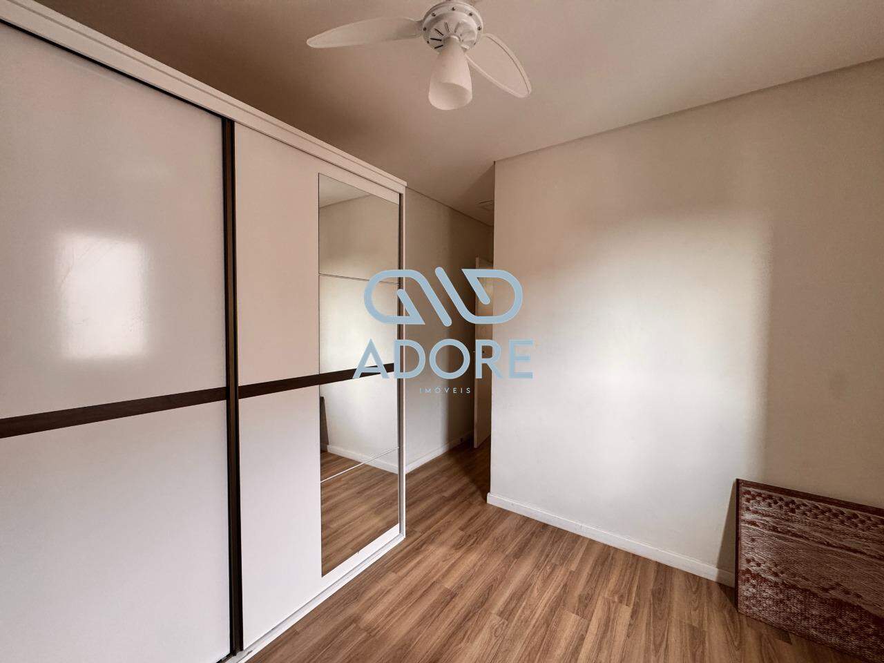 Apartamento para aluguel no Edifício Jardim dos Taperás: 