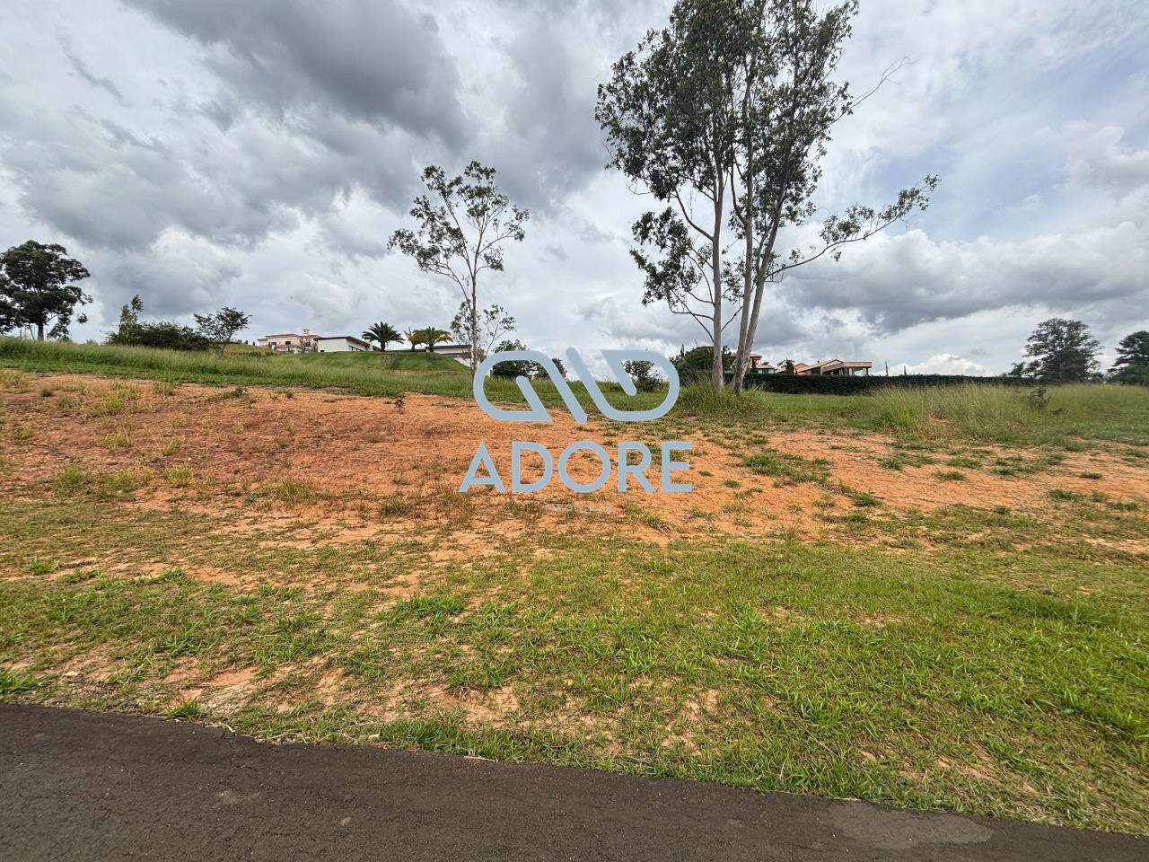 Terreno à venda no Condomínio Terras de São José II : 